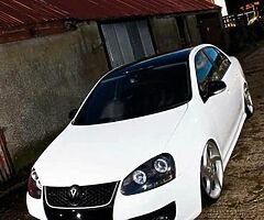 Mk5 jetta r32 front bumper/roof spoiler/lip kit wanted