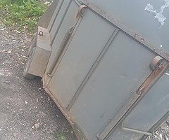 Horse box