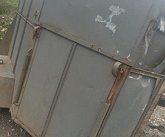Horse box