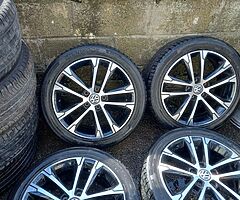 Vw 17inch genuine alloy wheels with good tyres for sale