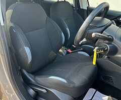 2015 Peugeot 208 - Image 5/10