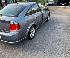 10 Opel Vectra 1.6 petrol