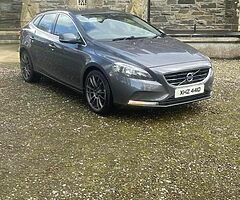 2013 Volvo v40