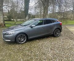 2013 Volvo v40