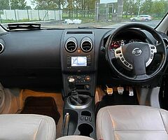 Nissan QashQai 1.6 diesel . Manual . Top Speck - Image 9/10