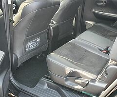 Prius Alpha 7 seater - Image 8/10