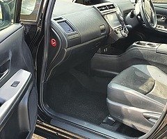 Prius Alpha 7 seater - Image 9/10