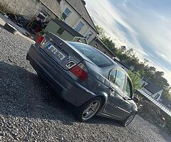 320i