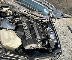320i - Image 5/5