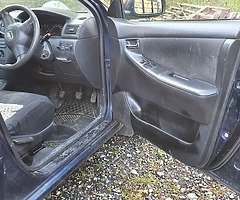 Toyota corolla 1.4 diesel, manual new tires - Image 8/10