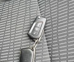 Toyota Avensis - Image 8/10