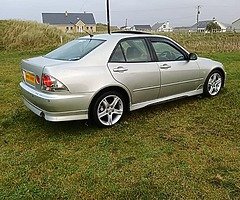 Lexus is200