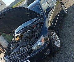 Lexus Is200