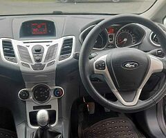 2012 Ford Fiesta - Image 9/10