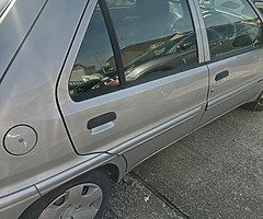 Very clean car automatic northern reg tax till July m.ot till January dundalk year 2001 - Image 5/6