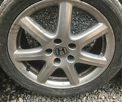 Honda Civic 3  alloy wheels with 2 good tyres - Image 4/4