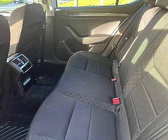 Skoda superb 2015 1.6 diesel manual transmission driving perfect - Image 8/10