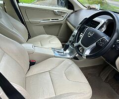 Volvo XC60 2012 5 seater automatic transmission Diesel engine - Image 7/10
