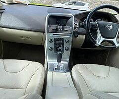 Volvo XC60 2012 5 seater automatic transmission Diesel engine - Image 10/10