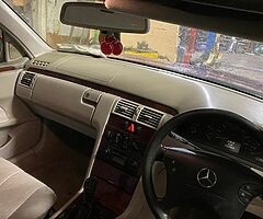 Mercedes e200 for breaking - Image 5/8