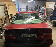 Mercedes e200 for breaking - Image 8/8