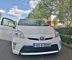 Toyota prius 2013 (1.8)