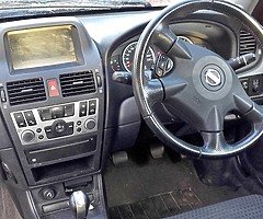 Nissan almera 05
