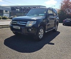 07 mitsubishi pajero swb NEW DOE manual 4x4 low milage