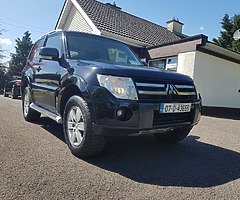 07 mitsubishi pajero swb NEW DOE manual 4x4 low milage