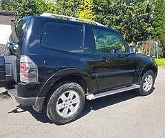 07 mitsubishi pajero swb NEW DOE manual 4x4 low milage - Image 8/10