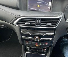 2017 Infiniti Q30 - Image 6/8