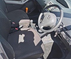 Toyota yaris - Image 6/8