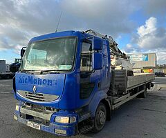 2007 Renault midliner 12 ton with crane