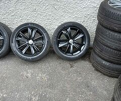 Volvo 17inch genuine alloy wheels with good tyres for sale