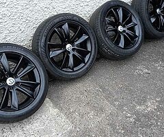 Volvo 17inch genuine alloy wheels with good tyres for sale - Image 5/5