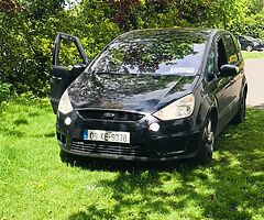 Ford Smax Titan