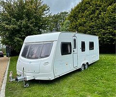 Lunar Freelander 4 Berth Fixed Bed Caravan For Sale
