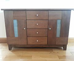 Dining room table & 6 dining room chairs
Sideboard unit