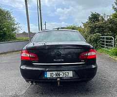 2010 Skoda Superb 1.9 TDI Ambition 5 Speed Manual Transmission - Image 4/9