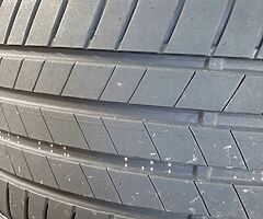 245 45r18 Bridgestone - Image 3/3