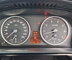 BMW 523i - Image 8/10
