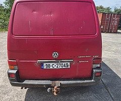 Vw transporter,   4x4  2.5 tdi engine,