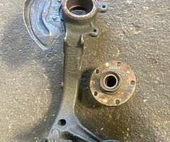 Volkswagen PASSAT B5.5 2002 front wheel hub spindle knuck...