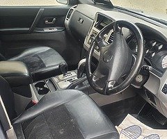 06 mitsubishi pajero 5 seater crewcab €333 tax