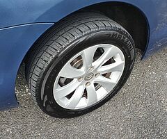 Car - Image 6/10