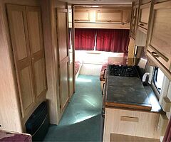 2001 Abbey Caravan 4/5 Berth - Image 6/10
