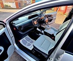 Toyota Aqua Hybrid 1.5 - Image 8/10
