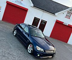 Lexus is200