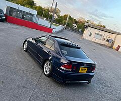 Lexus is200