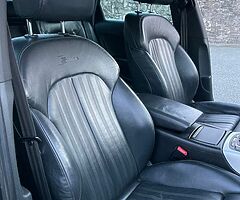 Audi A6 2.0 diesel . Manual . S line . Matrix - Image 8/10